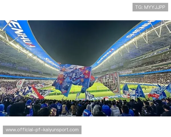 上海申花拉唐前场策动射门——重燃绿茵梦想,携手胜利前行 上海申花拉唐前场策动射门——重燃绿茵梦想,携手胜利前行